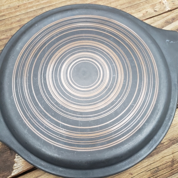 (2) Vintage Pyrex Terra Matte Black & Brown Scrolled Pattern Replacement Lids - Picture 8 of 13